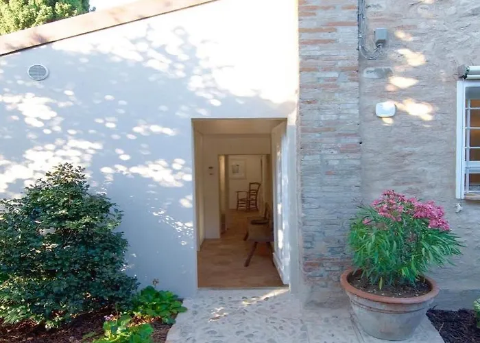 Dellefarfalle Boutique Bed & Breakfast 4*